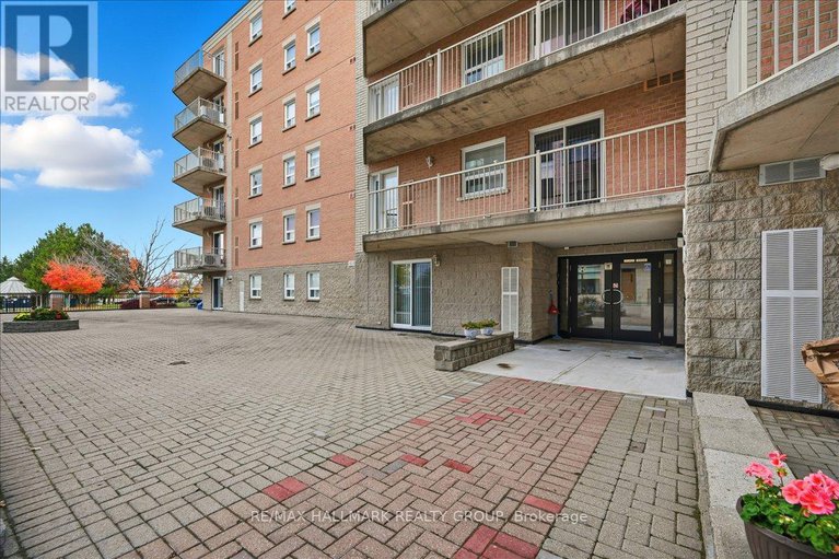 29023587/206-320-centrum-boulevard/bilberry-creekqueenswood-heights/ottawa/ontario/K1E3X9_2