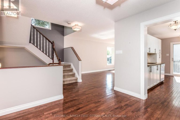 28819200/6101-arbourwood-drive/chapel-hill/ottawa/ontario/K1C7K7_12