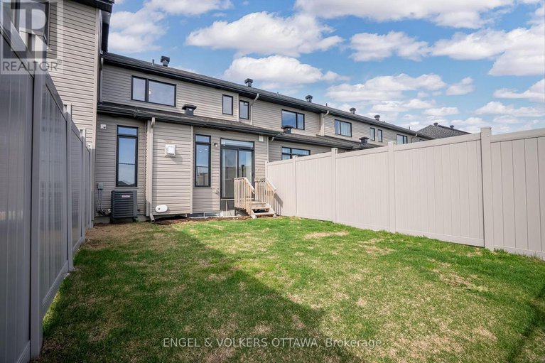 28268548/275-finsbury-avenue/stittsville-south/ottawa/ontario/K2S2Y2_36