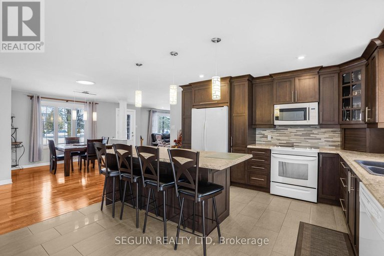 28618443/373-front-road-w/champlain-twp/champlain/ontario/K0B1K0_11