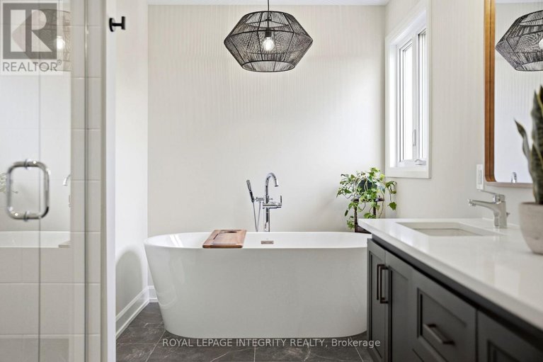 29590747/451-moonlight-drive/russell-twp/russell/ontario/K4R0L1_27