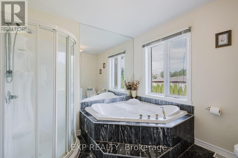 28808188/5472-wicklow-drive/manotick-village-manotick-estates/ottawa/ontario/K4M1C4_38