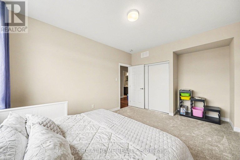 29592911/1089-apolune-street/half-moon-bay/ottawa/ontario/K2J6N8_31