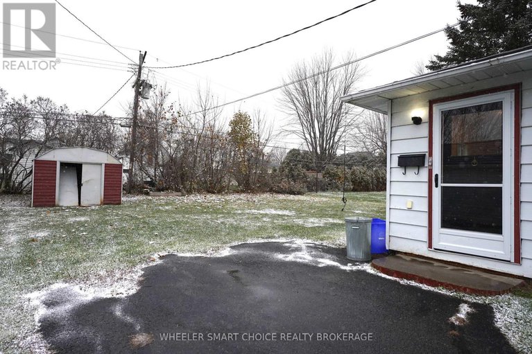 29131494/7-adam-dixon-avenue/long-sault/south-stormont/ontario/K0C1P0_37