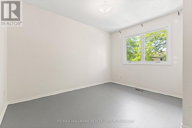 28586632/55-river-garden-private/mooneys-bayriverside-park/ottawa/ontario/K1V1M8_20