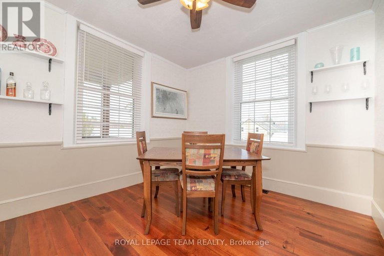 28601019/81-york-street/lanark-highlands-lanark-village/lanark-highlands/ontario/K0G1K0_16