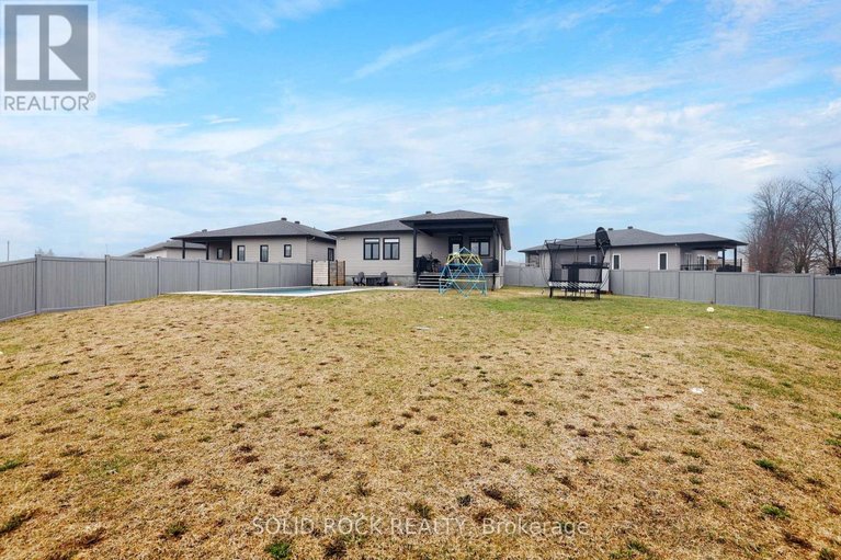 29623865/216-filion-street/embrun/russell/ontario/K0A1W0_48