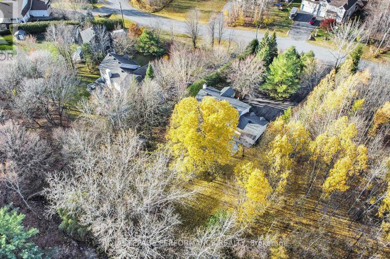 29075002/164-cardinal-crescent/clarencerockland-twp/clarence-rockland/ontario/K4K1K9_33