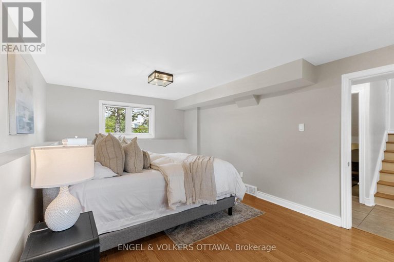 28638772/31-assiniboine-drive/borden-farmstewart-farmcarleton-heightsparkwood-hills/ottawa/ontario/K2E5R8_13