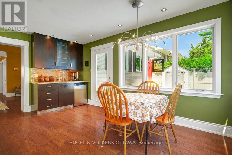 28808789/3-mohawk-crescent/bruce-farmgraham-parkqualicumbellands/ottawa/ontario/K2H7G7_19