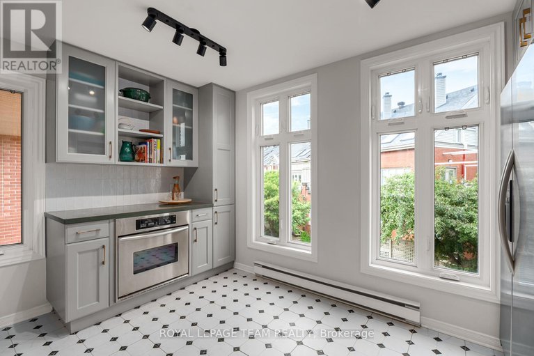 28540123/26-20-charlevoix-street/vanier/ottawa/ontario/K1L8K5_9