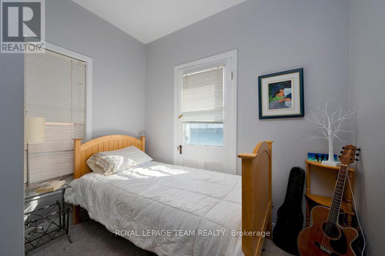 29420199/422-donald-b-munro-drive/carp/ottawa/ontario/K0A1L0_16