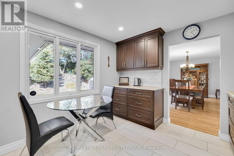 28989053/118-queensline-drive/bruce-farmgraham-parkqualicumbellands/ottawa/ontario/K2H7J5_18