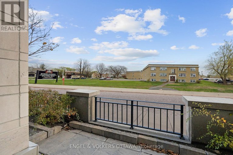 29127401/102-75-cleary-avenue/woodroffe/ottawa/ontario/K2A1R8_23