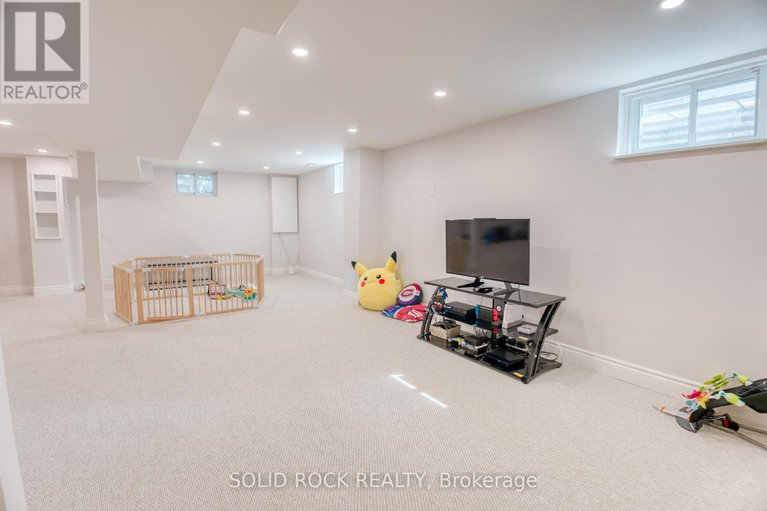28874945/13-weatherwood-crescent/pineglencountry-place/ottawa/ontario/K2E7C5_25