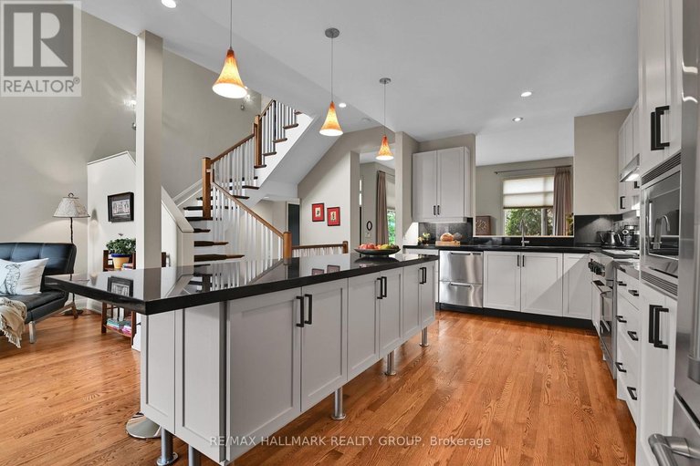 29674266/481-melbourne-avenue/mckellarhighland/ottawa/ontario/K2A1W4_8