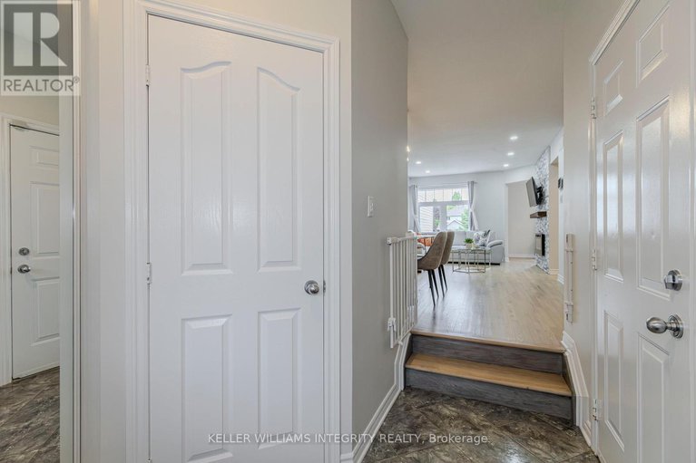 28355214/35-bellrock-drive/beaverbrook/ottawa/ontario/K2K3J4_4