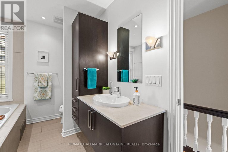 29010806/339-st-patrick-street/lower-townbyward-market/ottawa/ontario/K1N5K6_25