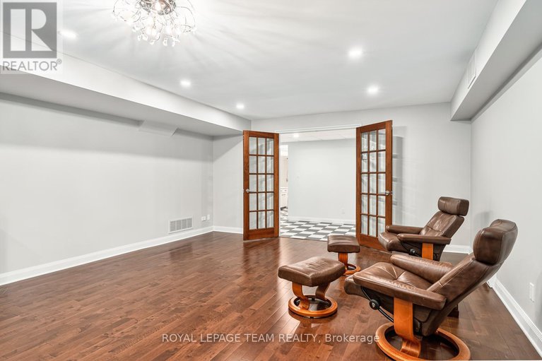 28493969/725-manor-avenue/rockcliffe/ottawa/ontario/K1M0E4_31
