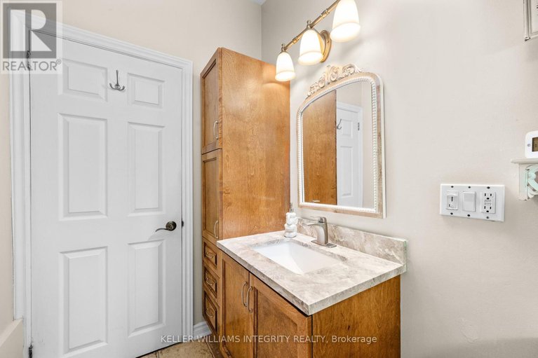 28054829/3-briarcliffe-drive/rothwell-heights/ottawa/ontario/K1J6E3_31