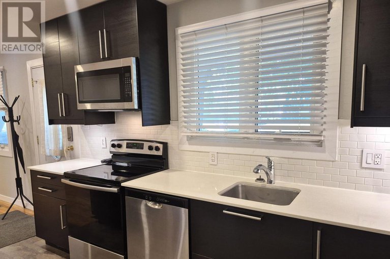 29035892/2529-roman-avenue/queensway-terrace-north/ottawa/ontario/K2B7X8_9