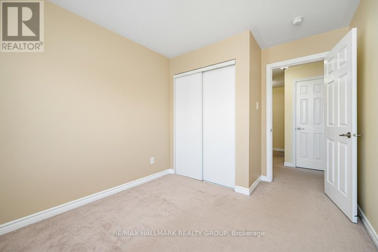 28978296/601-foxlight-circle/emerald-meadowstrailwest/ottawa/ontario/K2M0L9_30