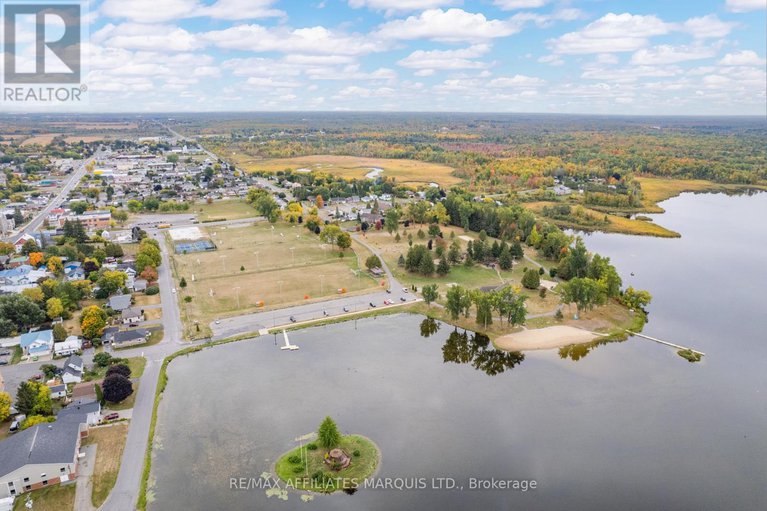 28904337/133-main-street/alexandria/north-glengarry/ontario/K0C1A0_32