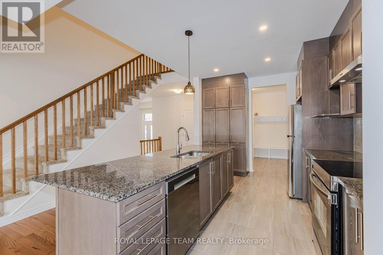 29446143/608-enclave-lane/town-of-rockland/clarence-rockland/ontario/K4K0M8_27