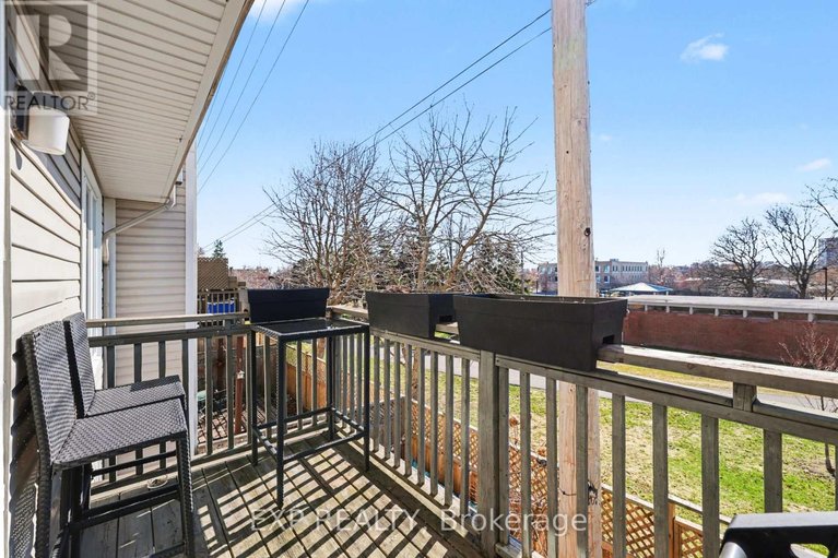 29666141/8-barnaby-private/overbrookcastle-heights/ottawa/ontario/K1K4S4_28