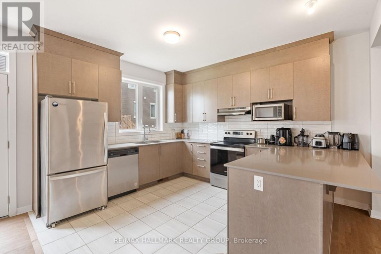 28629018/243-surface-lane/half-moon-bay/ottawa/ontario/K2J6X9_5