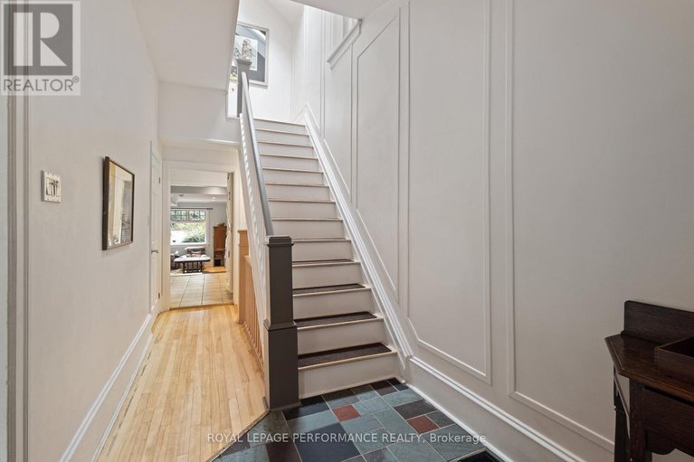 28582293/81-mackay-street/new-edinburgh/ottawa/ontario/K1M2E4_4