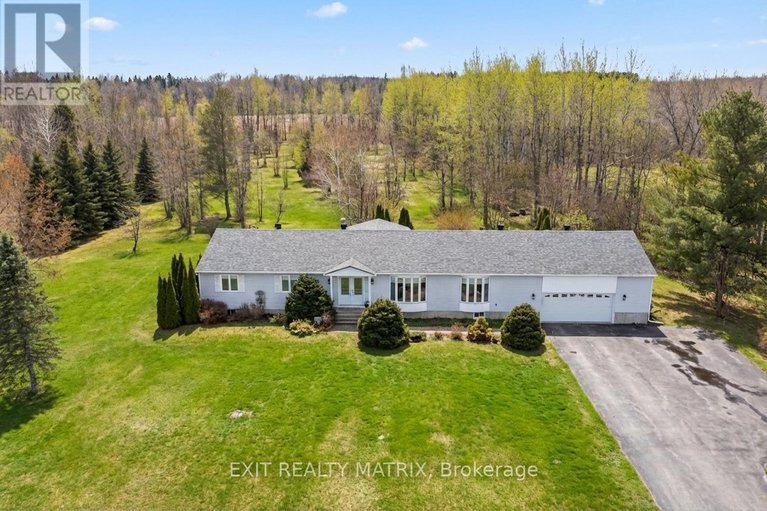 29553238/8329-rodney-farm-drive/osgoode-twp-north-of-reg-rd-6/ottawa/ontario/K0A2P0_1