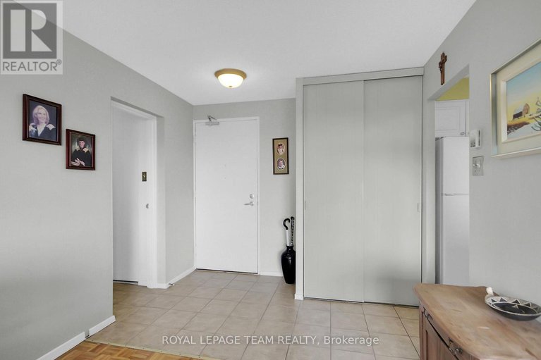 28350117/306-20-chesterton-drive/borden-farmstewart-farmcarleton-heightsparkwood-hills/ottawa/ontario/K2E6Z7_6