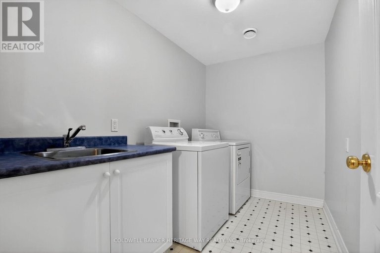 29616835/280-sarah-street/carleton-place/carleton-place/ontario/K7C2Y6_35