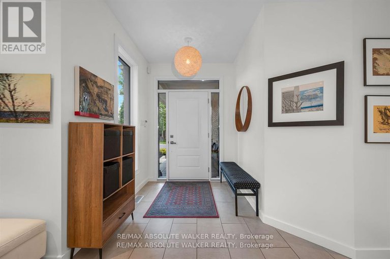 28644323/107-joshua-street/mer-bleuebradley-estatesanderson-park/ottawa/ontario/K1W0A2_4