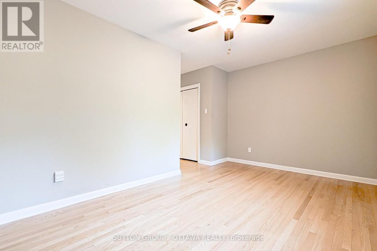 28861066/866-claude-street/castle-heightsrideau-high/ottawa/ontario/K1K2S6_21