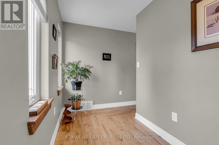 29012672/71-main-street/south-stormont-osnabruck-twp/south-stormont/ontario/K0C1Y0_33