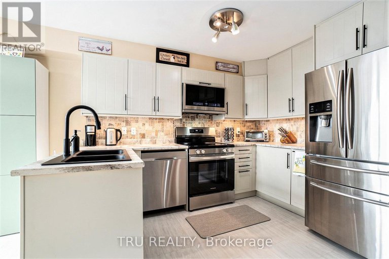28989058/214-arrita-street-e/emerald-meadowstrailwest/ottawa/ontario/K2S0J7_9