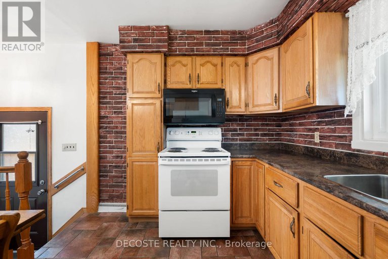 28641944/205-dominion-street-n/alexandria/north-glengarry/ontario/K0C1A0_14