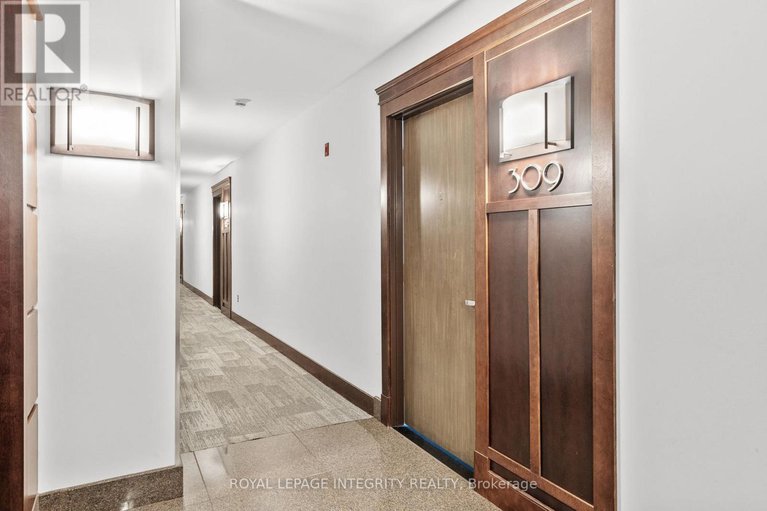 29160296/309-200-besserer-street-n/sandy-hill/ottawa/ontario/K1N0A7_5