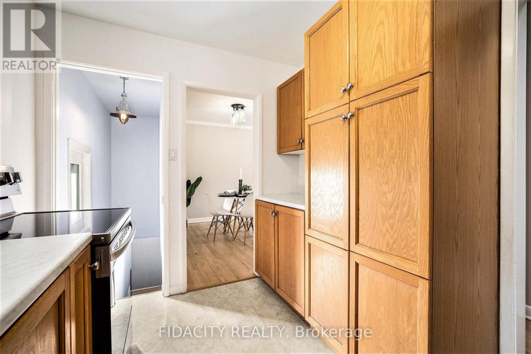 29050100/42-stinson-avenue/lynwood-village/ottawa/ontario/K2H6N4_10