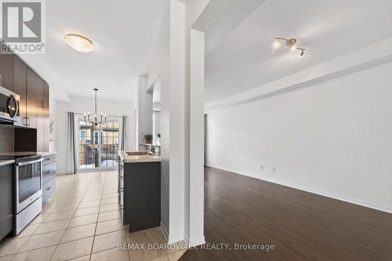 29438320/716-oakglade-avenue/emerald-meadowstrailwest/ottawa/ontario/K2M0B3_5