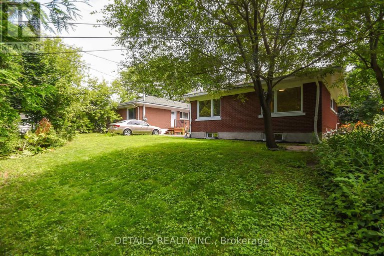 28587283/1300-field-street/bel-air-park/ottawa/ontario/K2C2R3_18