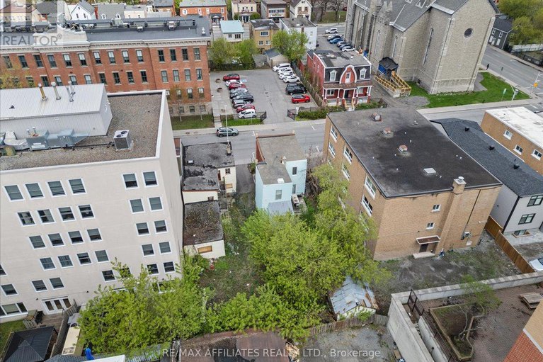 28898418/168-174-murray-street/lower-townbyward-market/ottawa/ontario/K1N5M8_8