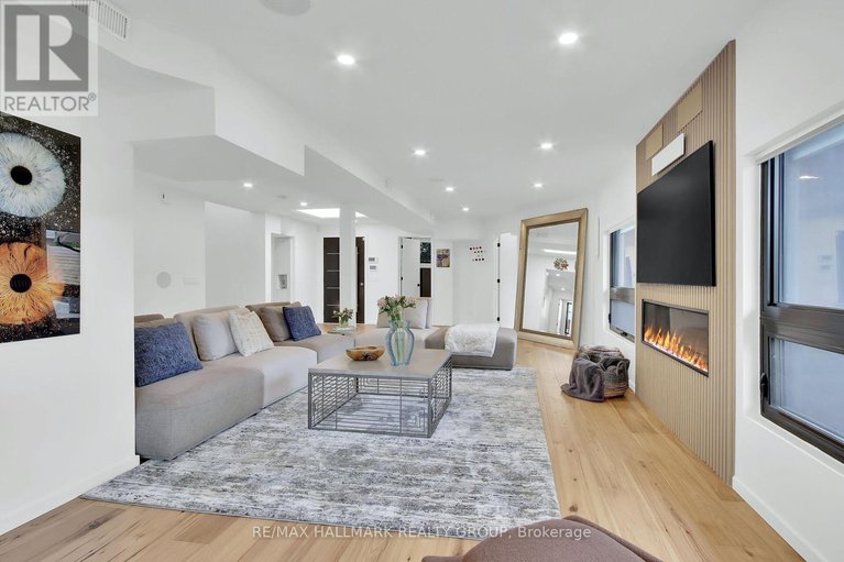 28484970/227-grandview-road/crystal-bayrocky-point/ottawa/ontario/K2H8B9_4