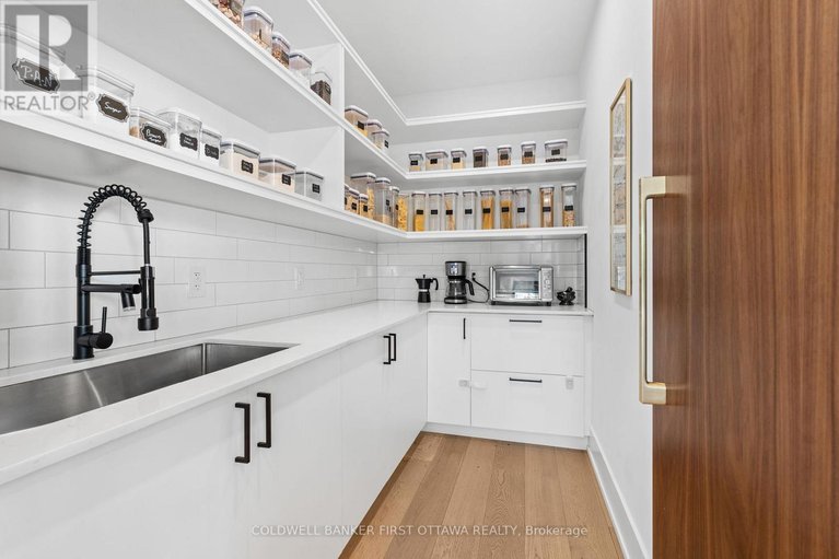 29327645/1124-normandy-crescent/borden-farmstewart-farmcarleton-heightsparkwood-hills/ottawa/ontario/K2E5A4_18