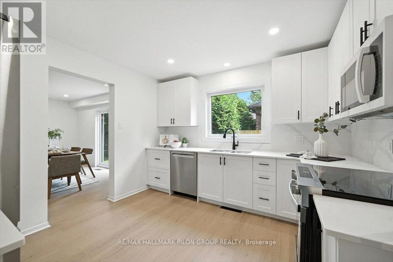 28647832/126-hawk-crescent/hunt-clubwestern-community/ottawa/ontario/K1V9G7_9