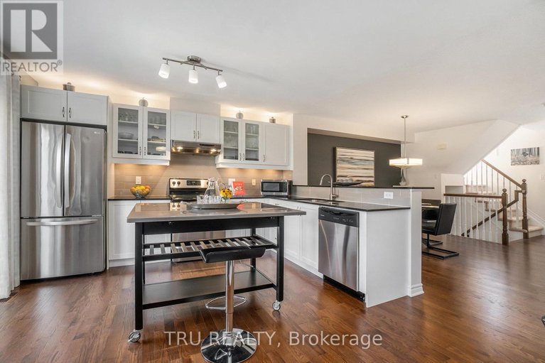 29633177/567-millars-sound-way/half-moon-bay/ottawa/ontario/K2J6K5_9