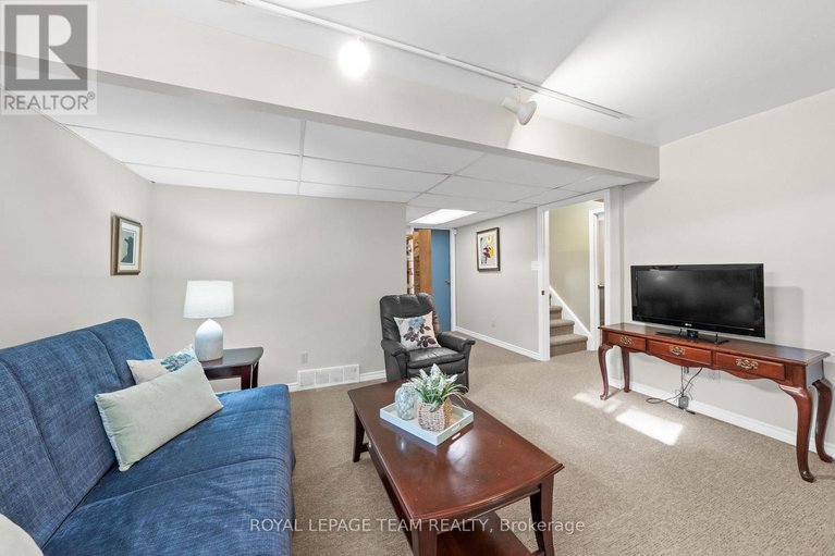 29528720/7942-decarie-drive/orleans-wood/ottawa/ontario/K1C2K3_26