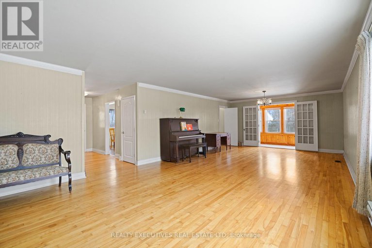 29240395/7725-lawrence-street/vernon/ottawa/ontario/K0A3J0_16